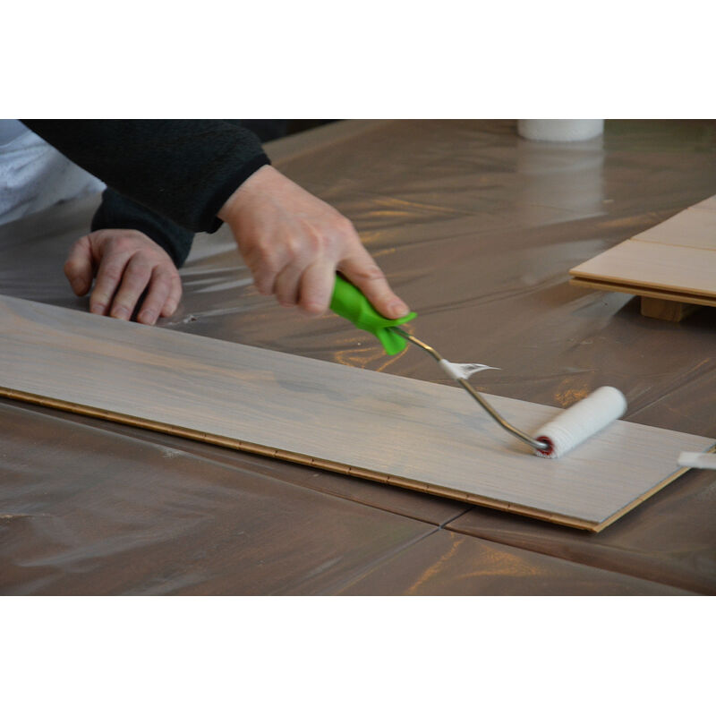 Sada na natírání nábytku a palubek: vana 10 cm + váleček s držákem