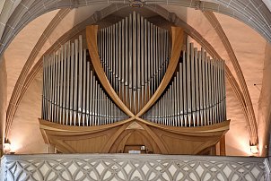Majestátní nástroj varhany z dubového dřeva ve slovenském římskokatolickém kostele sv. Jána Krstiteľa v Sabinově. Dubové dřevo je ošetřeno OSMO Tvrdým voskovým olejem matným č. 3062
