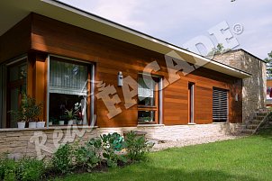 REAL FACADE Červený cedr Klasický profil 17,5 x 137 mm ošetřeno OSMO UV Ochranný olej barevný č. 428 cedr