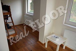 REAL FLOOR Dub kartáčovaný 20x180 mm povrchová úprava OSMO Tvrdý voskový olej č. 3032 hedvábný polomat