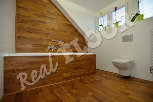 REAL FLOOR Teak javský 15 x 90 mm povrchová úprava OSMO Tvrdý voskový olej č. 3032 hedvábný polomat