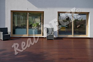 Terasa REAL DECK, Sibiřský modřín 27 x 145 mm jemná drážka ošetřeno OSMO Ochranná olejevá lazura č.727 Palisandr